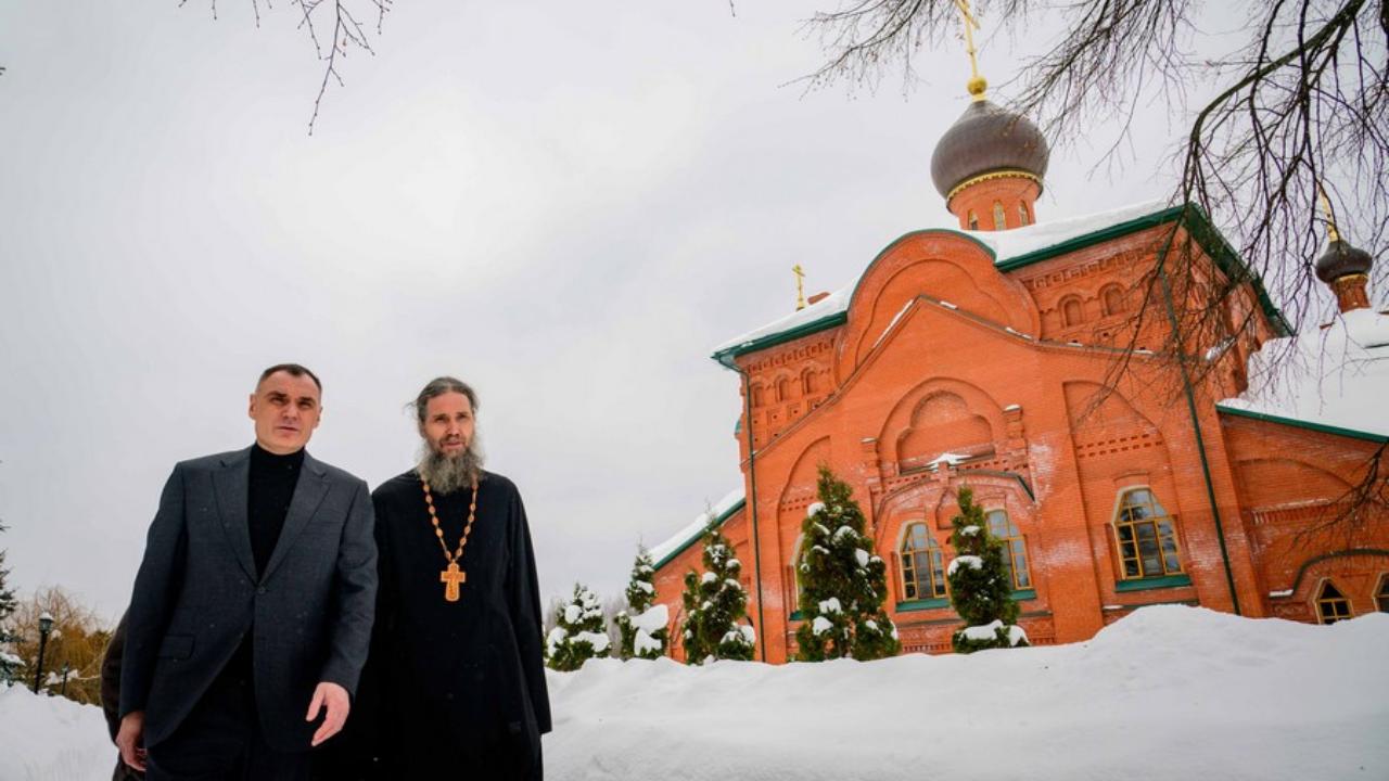 Глава Марий Эл подарил икону храму Святого Пророка Илии