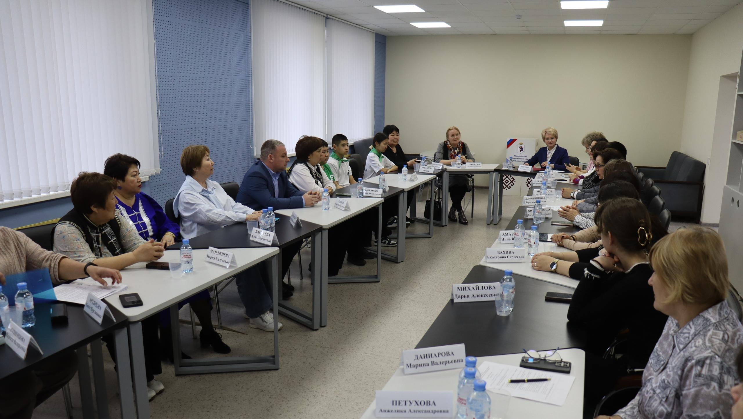 Опыт агроклассов в Марий Эл изучила делегация педагогов из Калмыкии