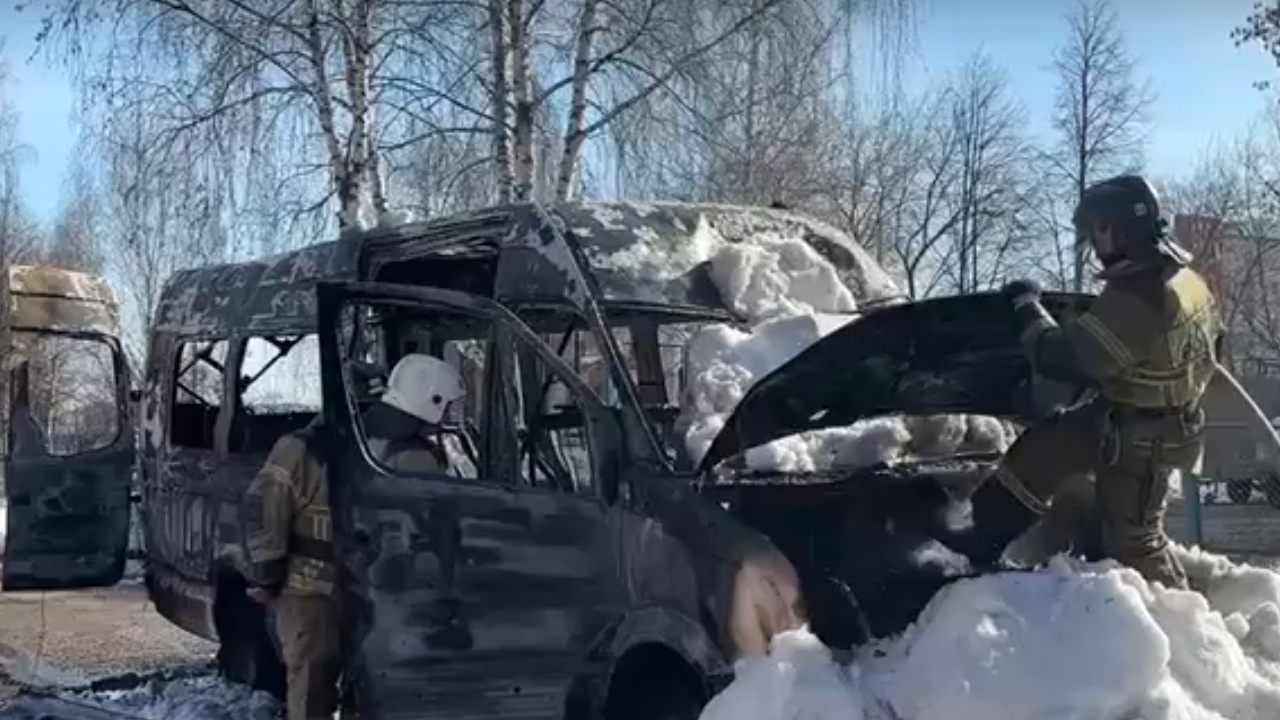 В Йошкар-Оле вспыхнул микроавтобус