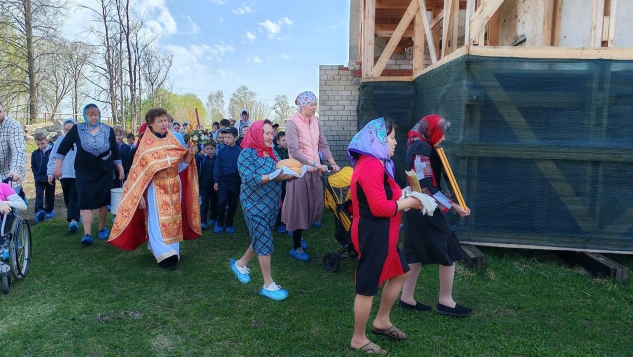 В Оршанском районе прошёл детский пасхальный крестный ход