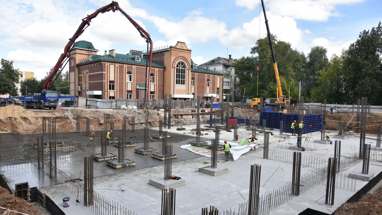 Александр Евстифеев посетил строящийся в Йошкар-Оле Перинатальный центр