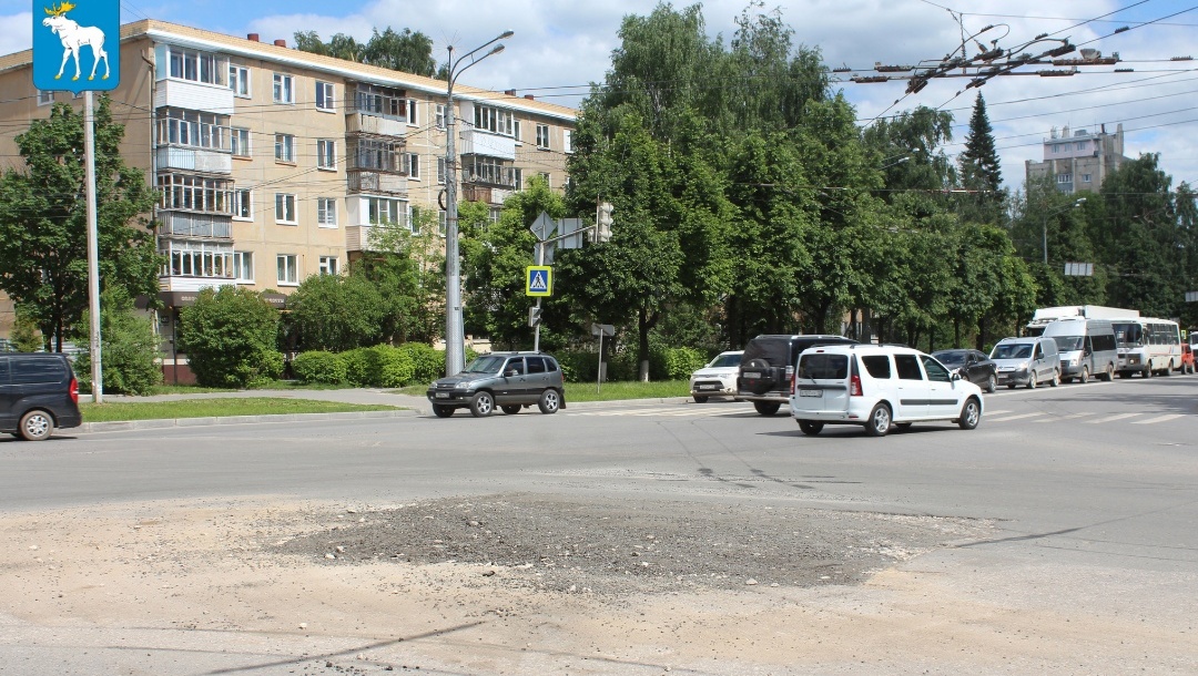 В Йошкар-Оле устранили провал на дороге