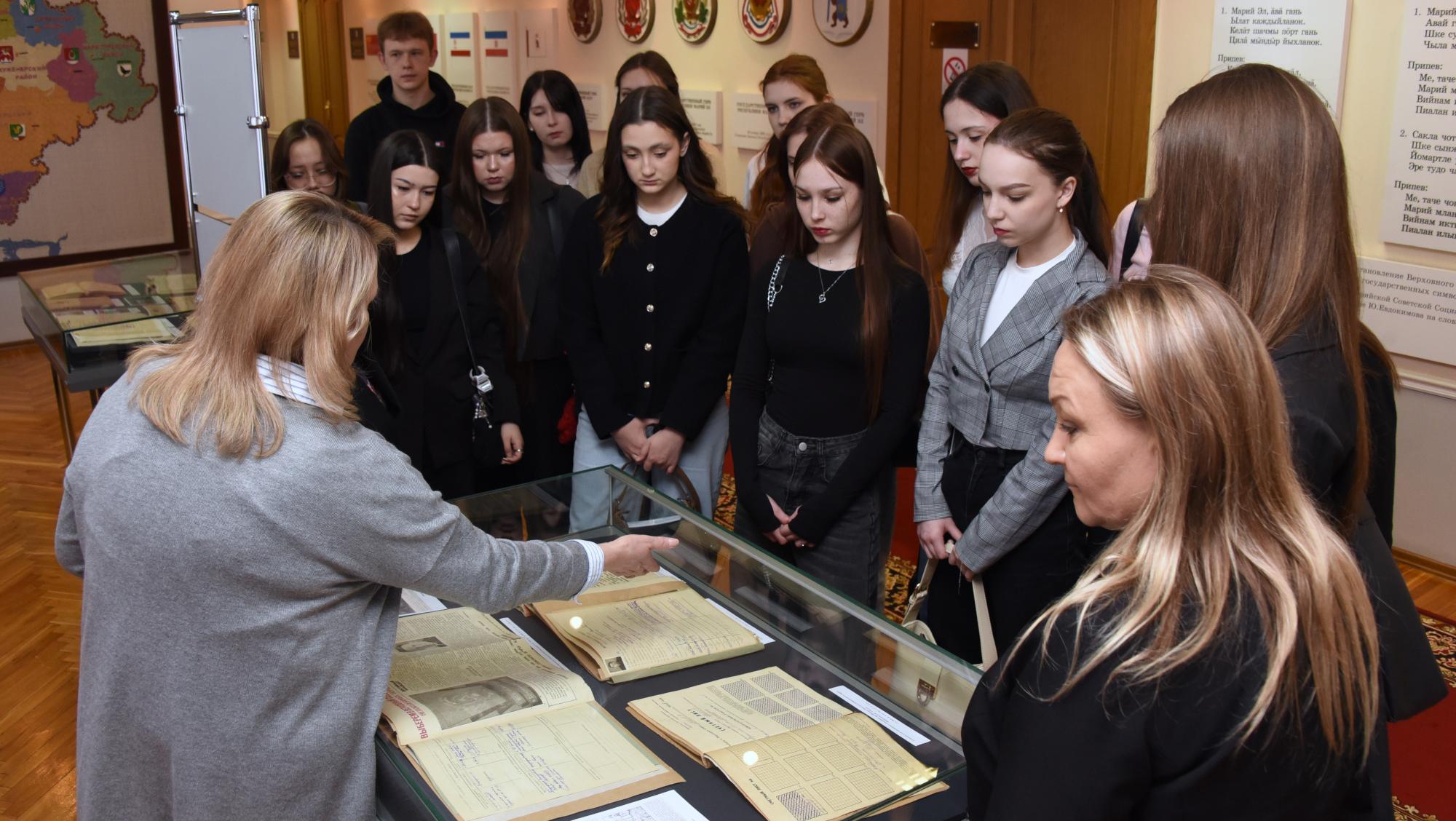 В Госсобрании Марий Эл прошли тематические экскурсии