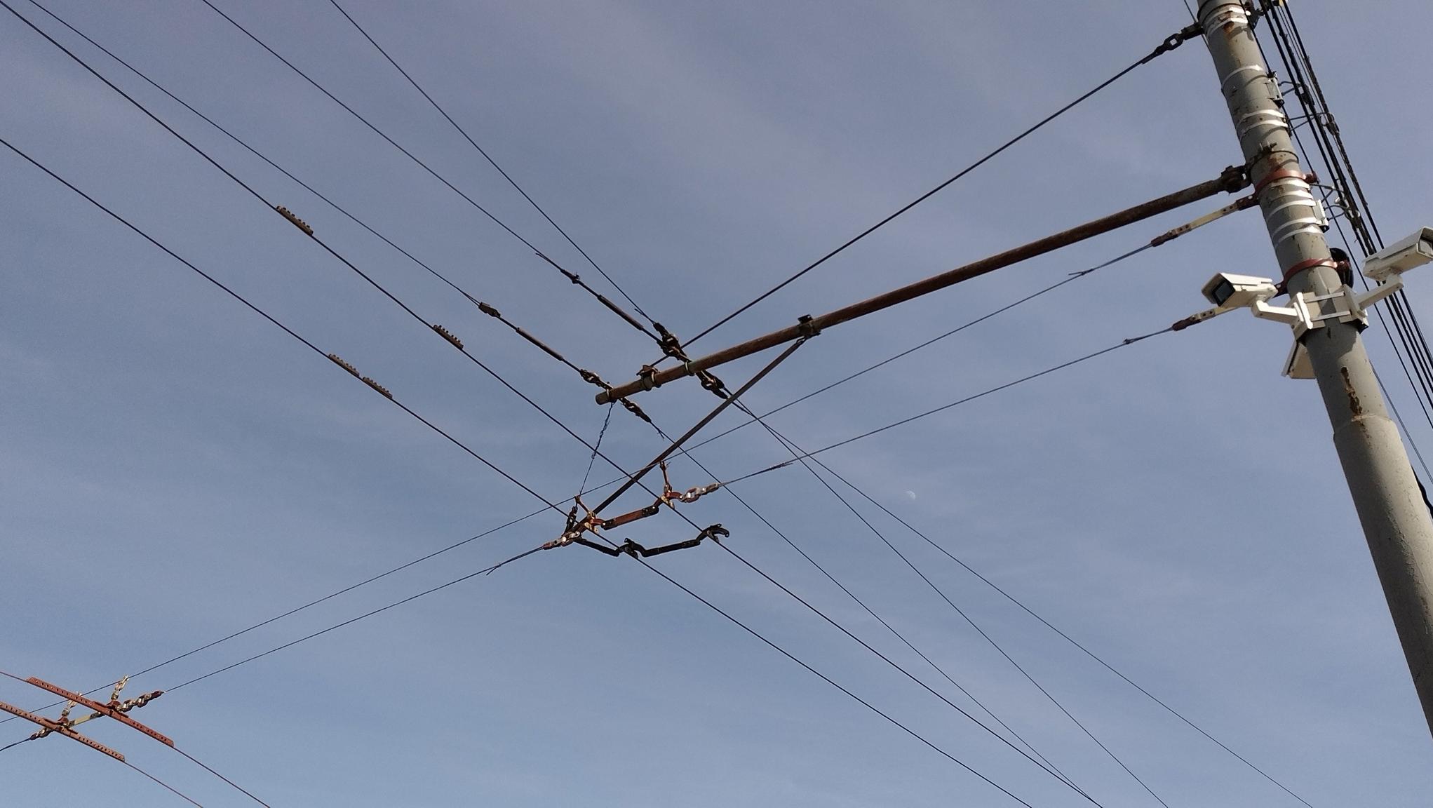 В Йошкар-Оле из-за обледенения линии невозможно проехать по Козьмодемьянскому тракту 