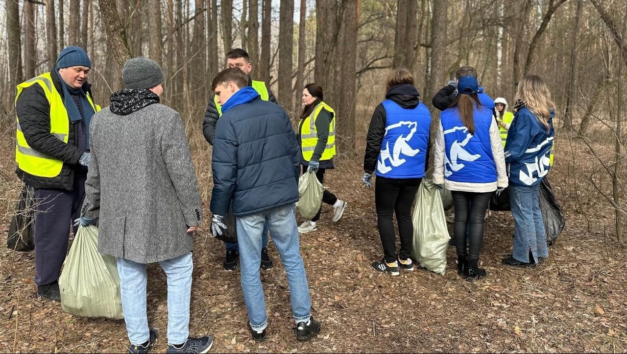 Парламентарии Йошкар-Олы вышли на общегородской субботник