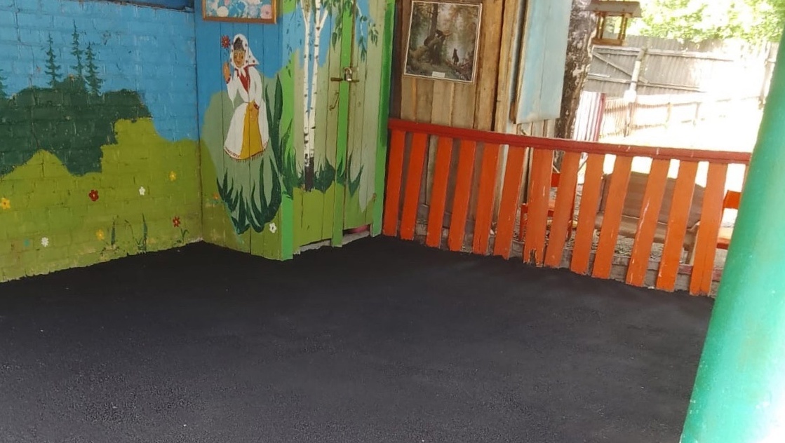 На территории детсада «Золотой ключик» в Йошкар-Оле уложили новый асфальт