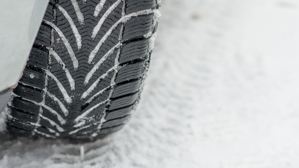 В Силикатном женщина оказалась под колёсами иномарки