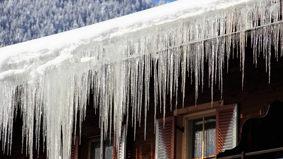 Йошкаролинцам предлагают «стучать» на сосульки