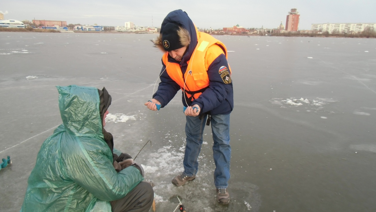 Спасатели измерили толщину льда на Малой Кокшаге