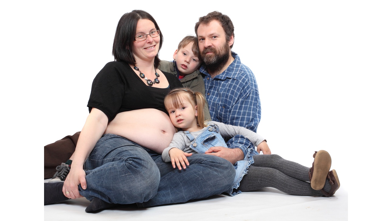 От частичной мобилизации освобождают мужчин, чьи жёны беременны третьим ребёнком