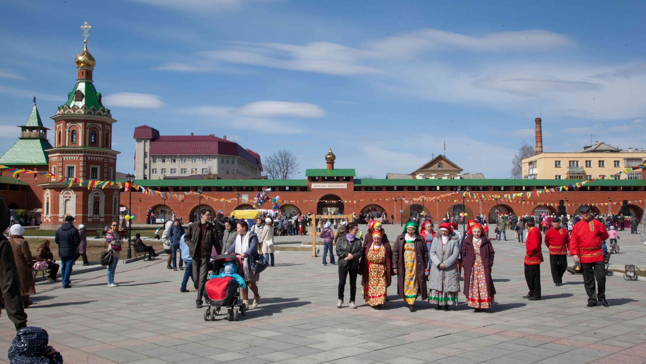 В золотую осень туристов в Марий Эл привлекла река Илеть и Царевококшайский Кремль