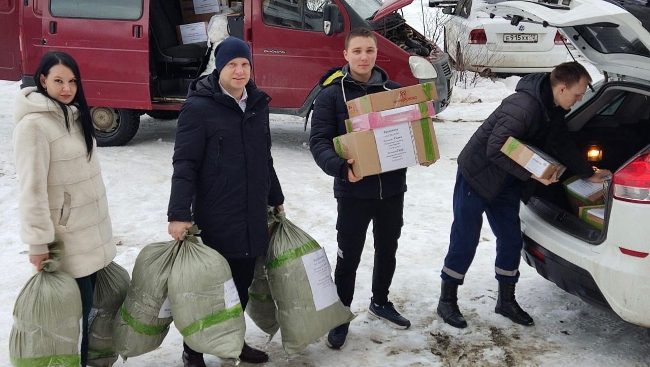 Йошкаролинцы сплели для бойцов СВО маскировочные сети
