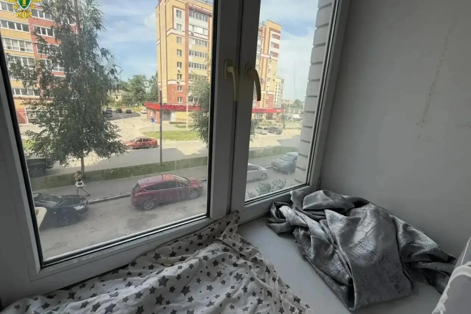 В Йошкар-Оле из окна квартиры выпал двухлетний ребёнок 