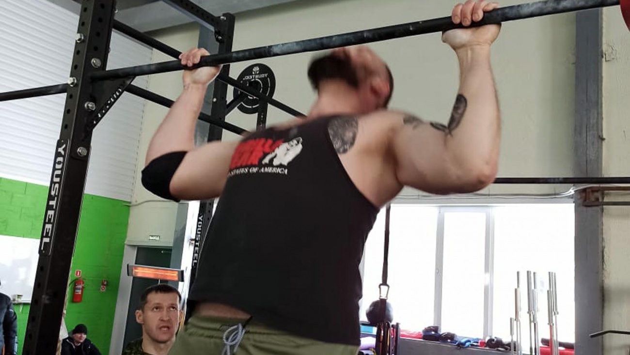 Бойцы «Ястреба» получили необычные трофеи: оружейное масло и витаминные комплексы