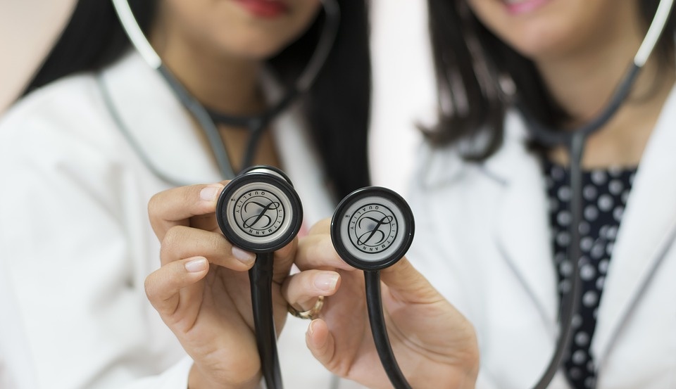 Выпускники медвузов обсудят вопрос трудоустройства со старшими коллегами