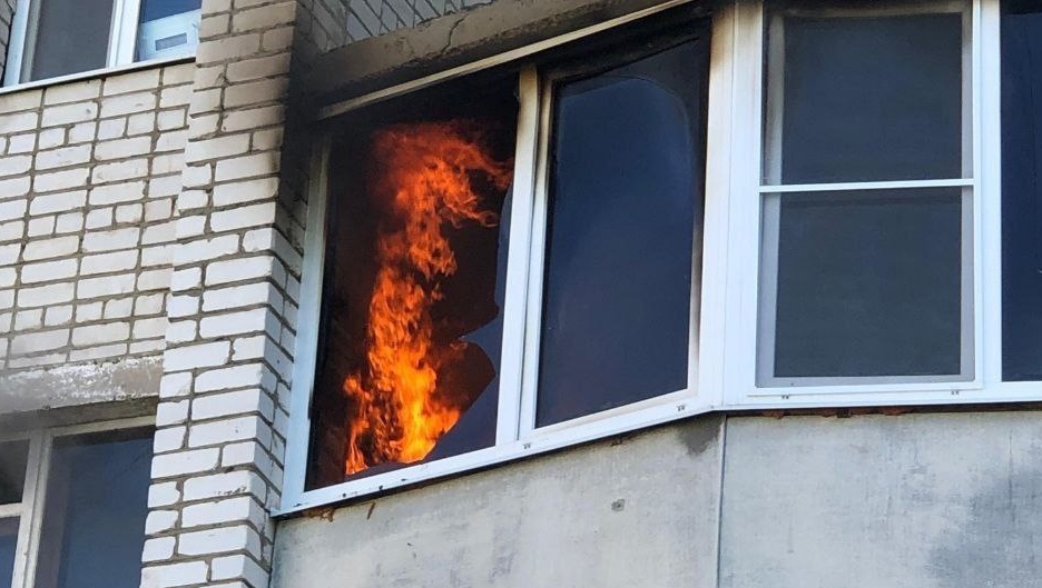 Житель Козьмодемьянска вытащил из горящей квартиры двоих детей