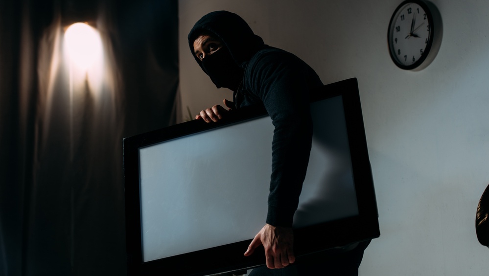 Житель Советского района организовал кражу техники из квартиры своей бывшей