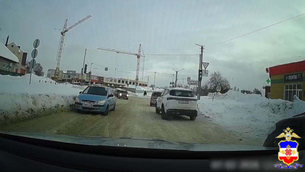 В Йошкар-Оле задержали 12-летнего мальчика за рулём угнанной машины