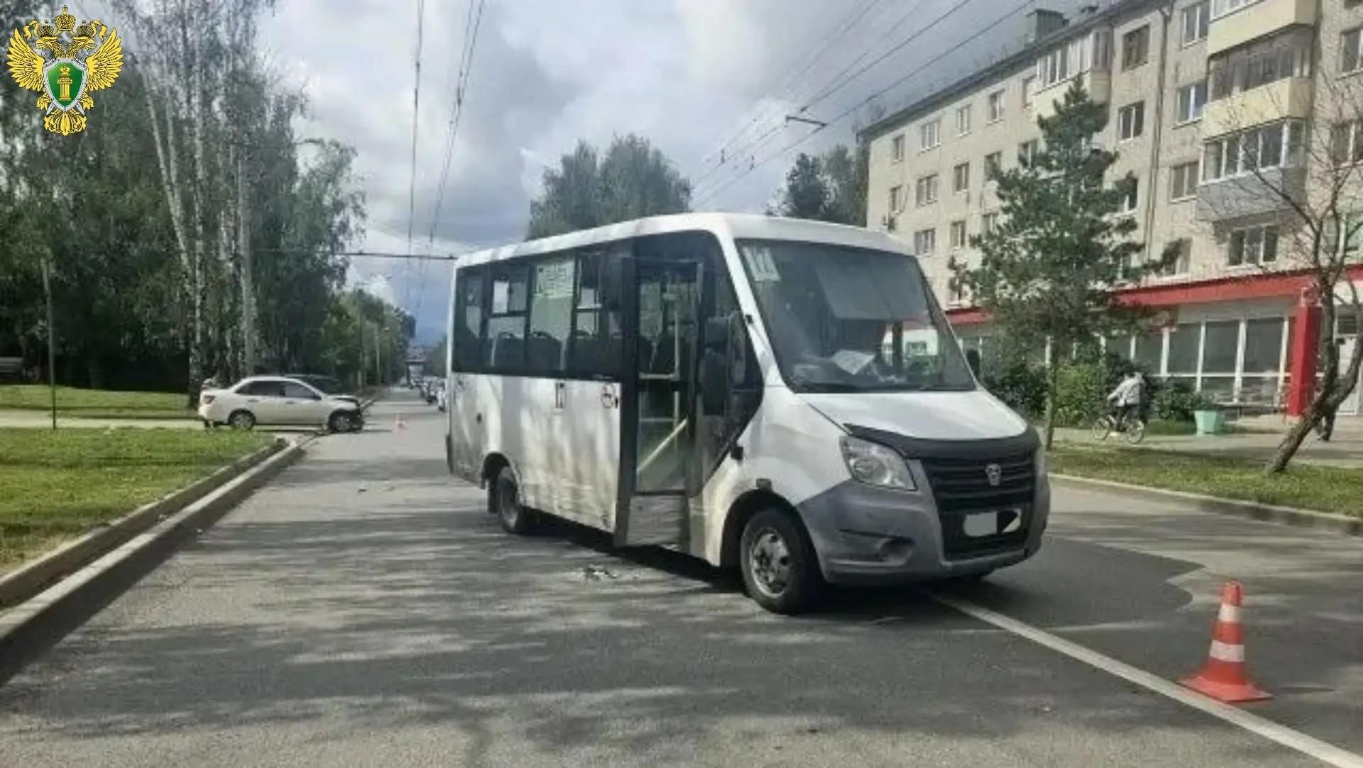 В Йошкар-Оле произошло ДТП с участием маршрутки