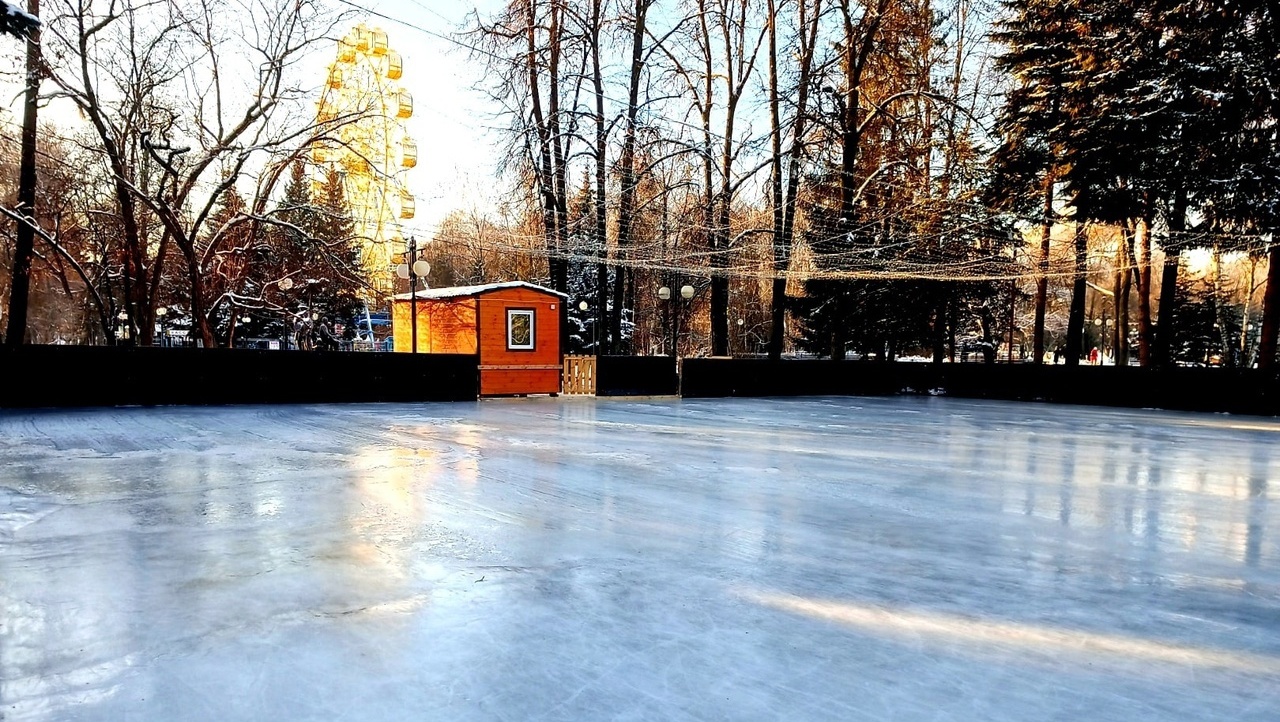 В Йошкар-Оле временно не работают каток и аттракционы в ЦПКиО и на площади Ленина