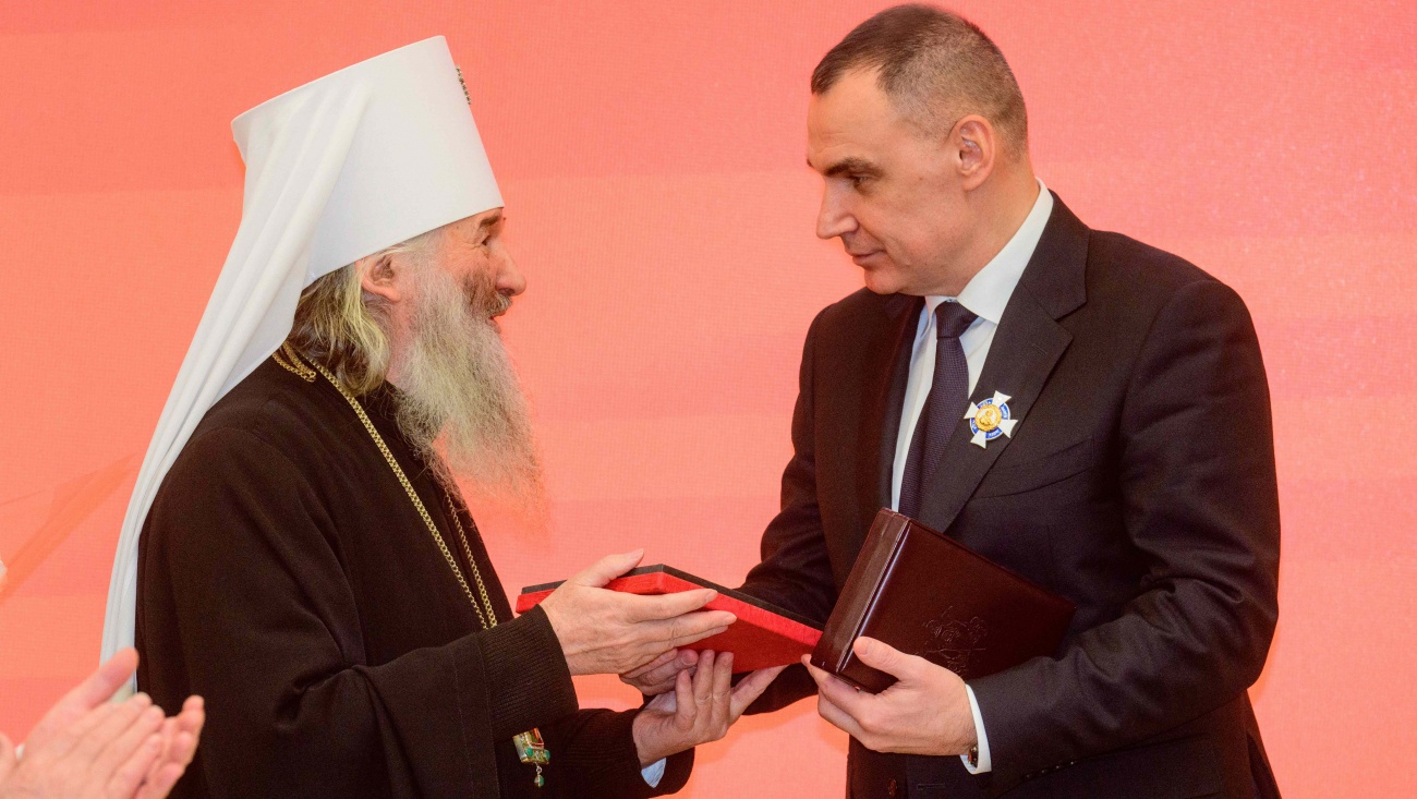 Митрополит Иоанн вручил орден РПЦ главе Марий Эл