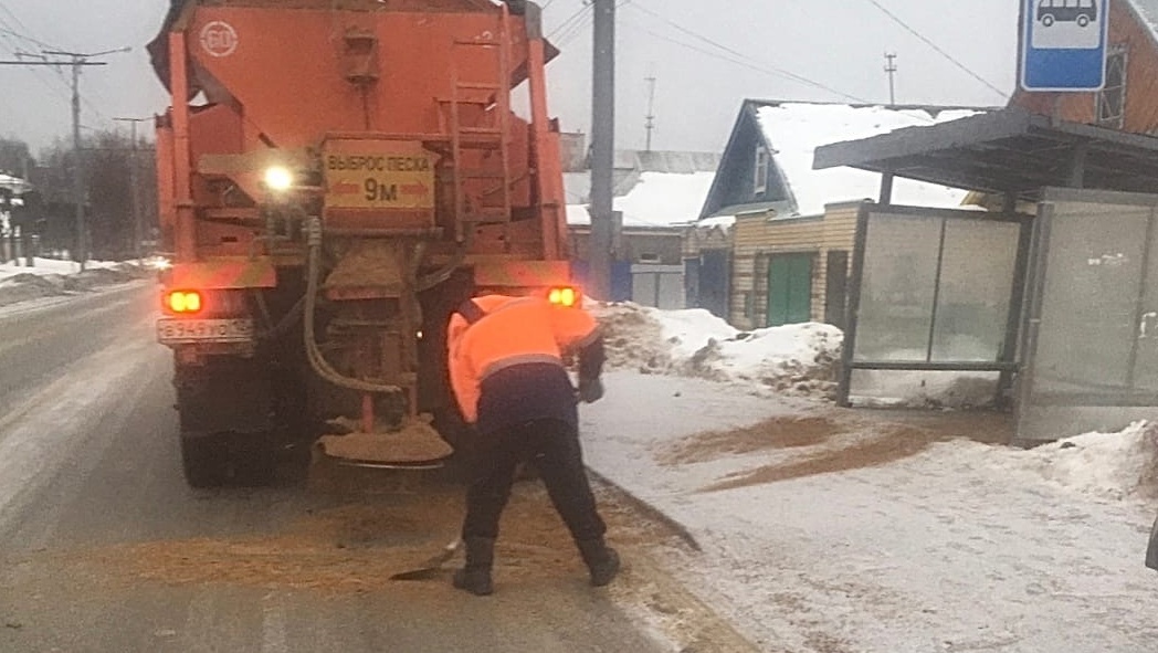 Обработку дорог в Йошкар-Оле проводят без остановок в две смены