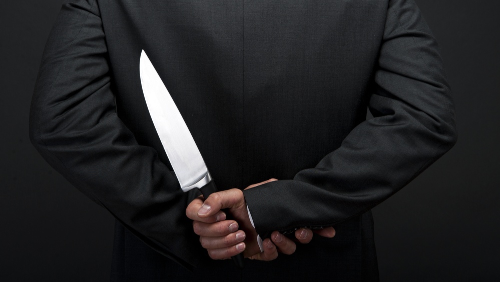 В Марий Эл мужчина тяжело ранил подростка ножом в живот