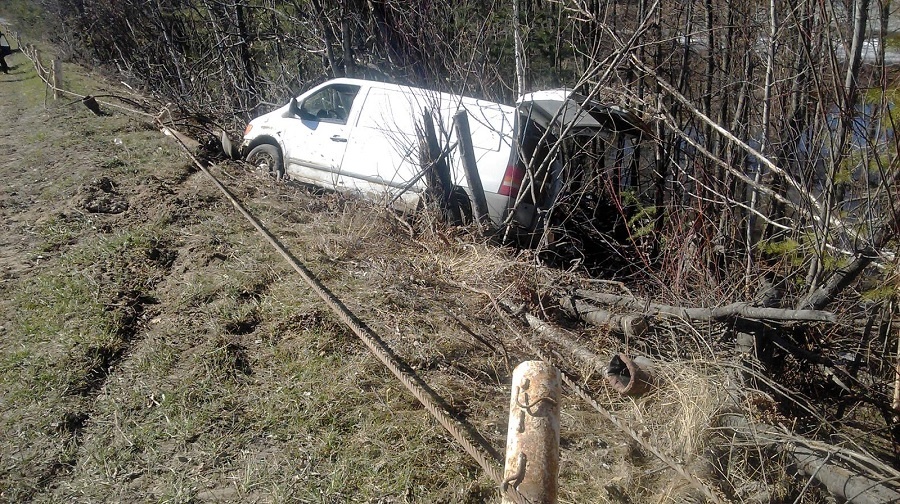 В Звениговском районе Mercedes Benz вылетел в кювет