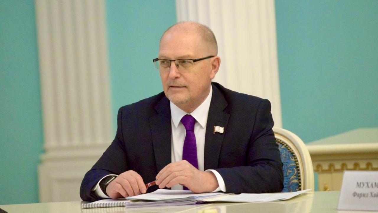 Глава марийского парламента поздравил работников культуры