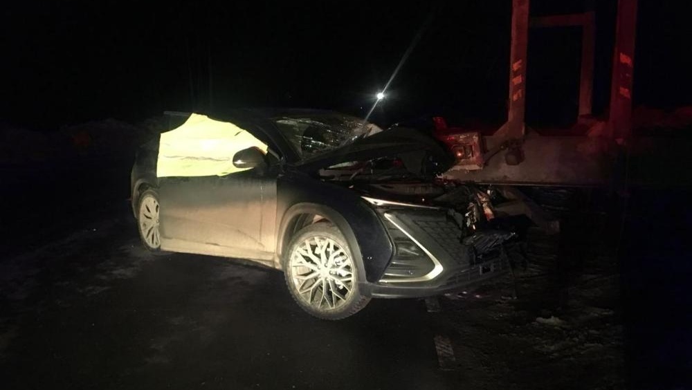 В Марий эл на автодороге «Поветлужье» иномарка врезалась в грузовик