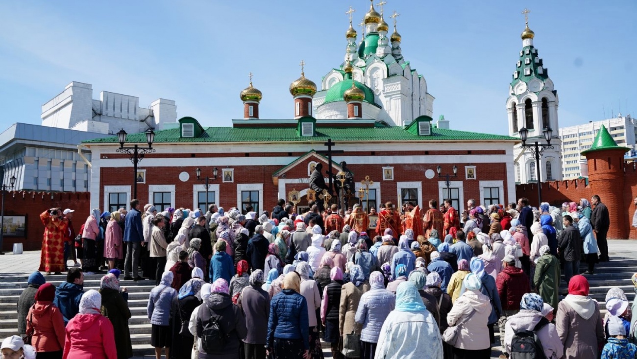 В Йошкар-Оле в день памяти святых Кирилла и Мефодия прошёл крестный ход
