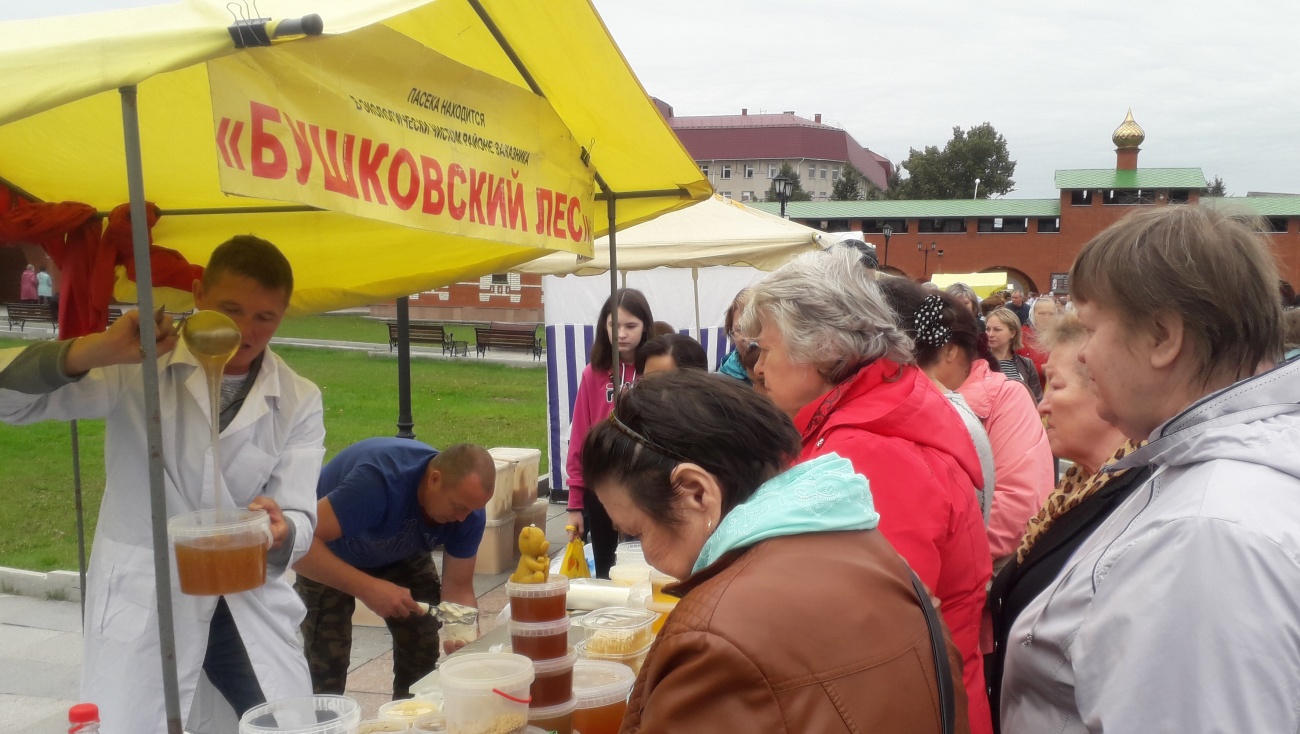 В Йошкар-Оле открылась сельскохозяйственная ярмарка мёда