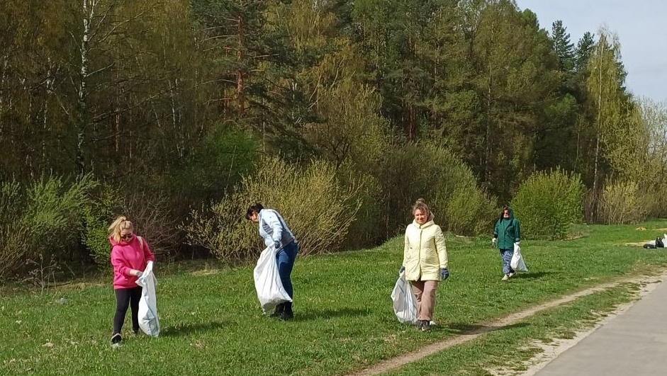 Жители Йошкар-Олы вышли на Всероссийский субботник