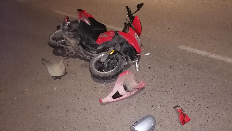 Без прав и шлема: в Волжске несовершеннолетний мопедист попал в аварию