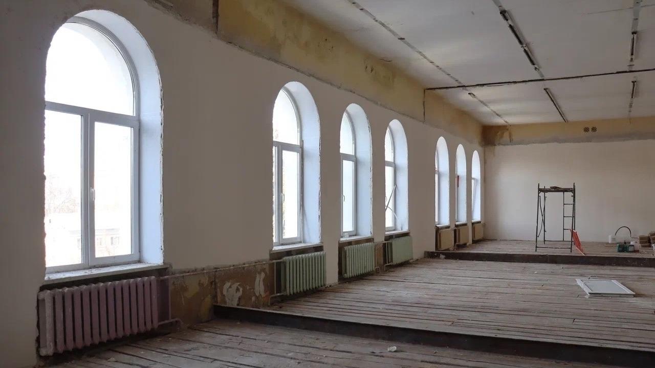 В Йошкар-Оле проинспектировали ход ремонта гимназии №14 и школы №16