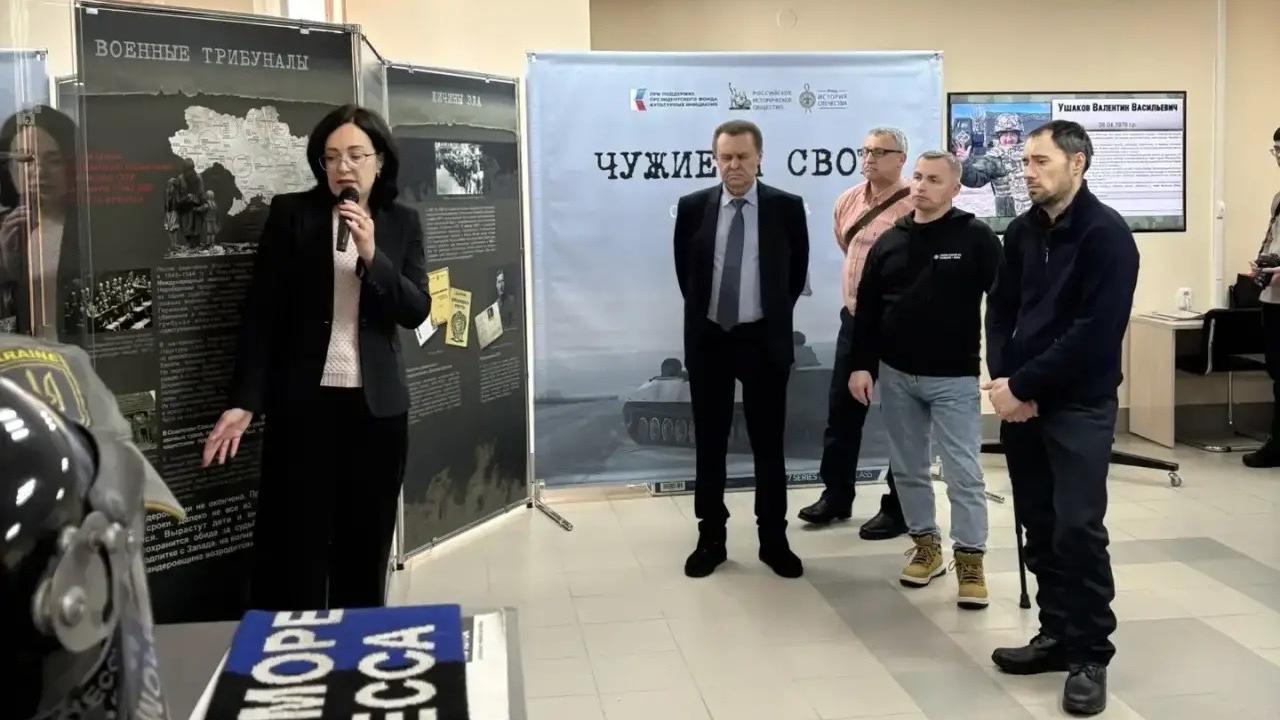 Участник программы «Герои Марий Эл» посетил выставку «Чужие и СВОи»