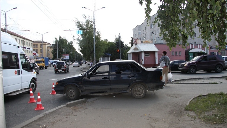 Водитель-наркоман на тротуаре сбил 62-летнюю йошкаролинку