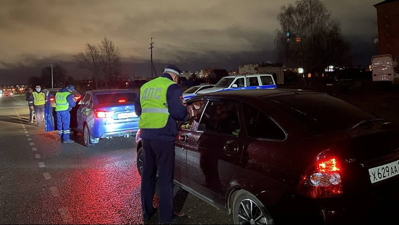 В ходе планового рейда сотрудники ГИБДД задержали 22 пьяных водителя