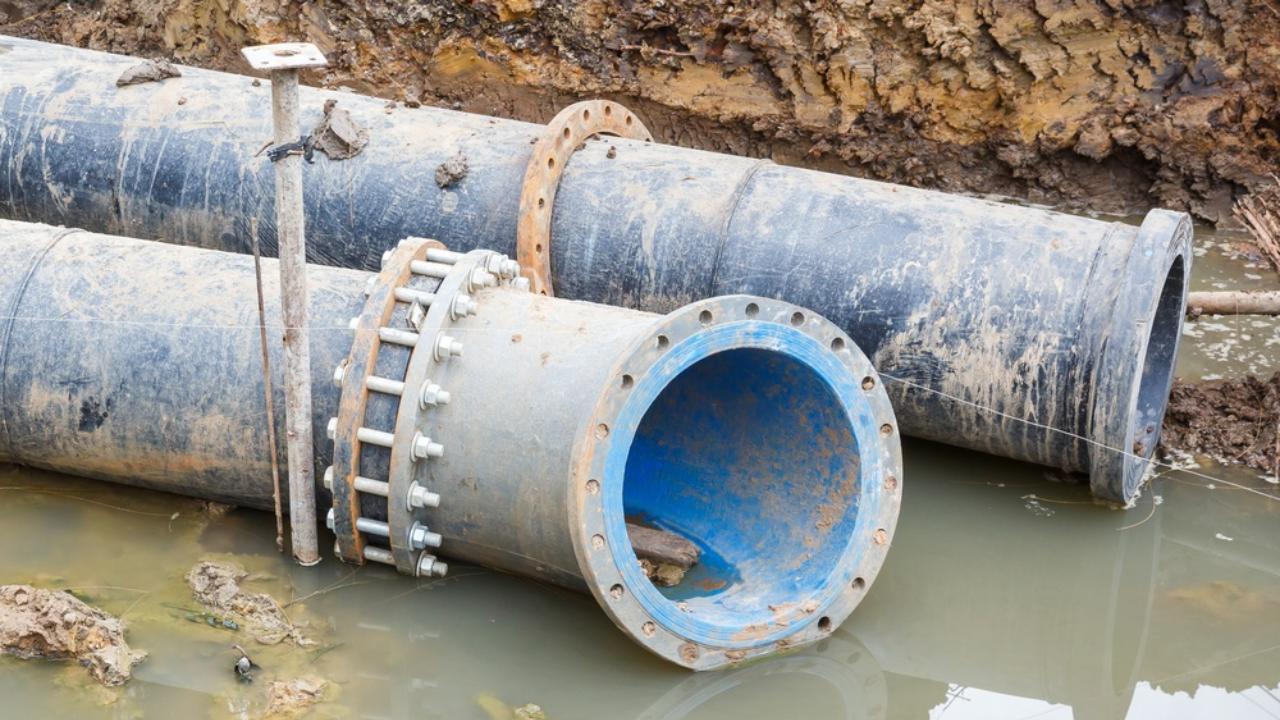 В посёлке Приволжский из-за аварии шесть социально значимых объектов остались без воды