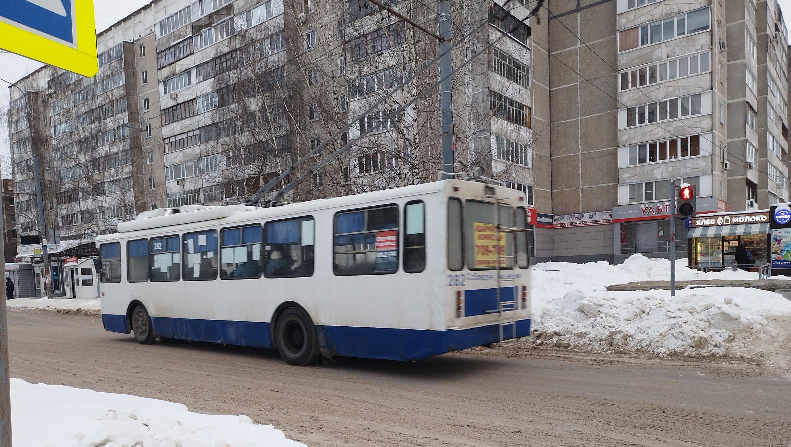 В Йошкар-Оле на улице Лебедева общественный транспорт сегодня не останавливается