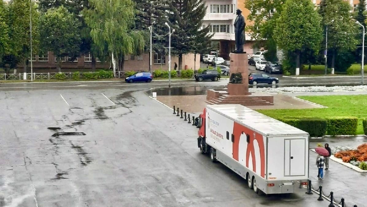 В центре Йошкар-Олы развернули мобильную станцию для переливания крови