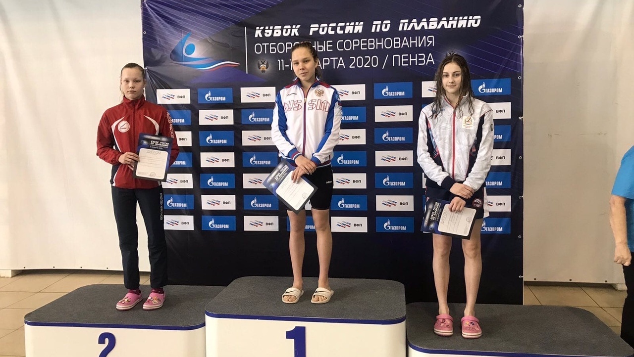 Юные пловчихи вернулись с медалями с Кубка России по плаванию