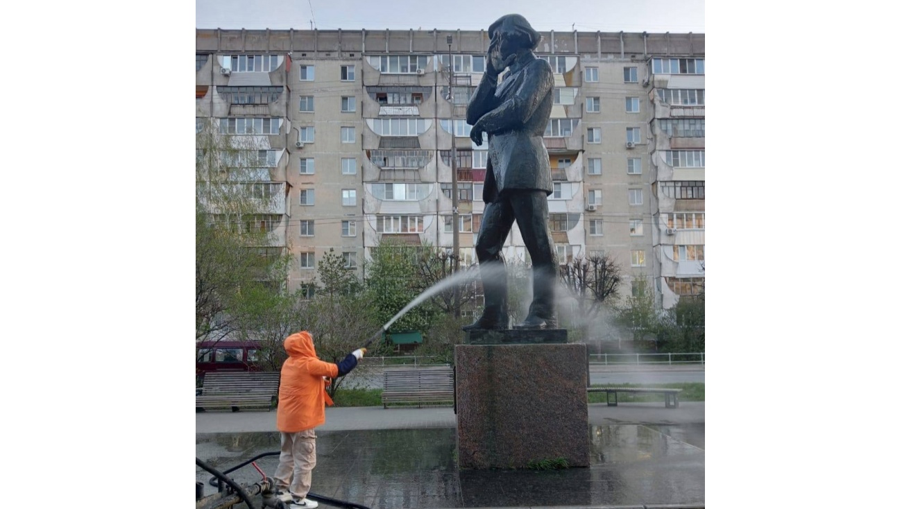 В Йошкар-Оле намывают памятники