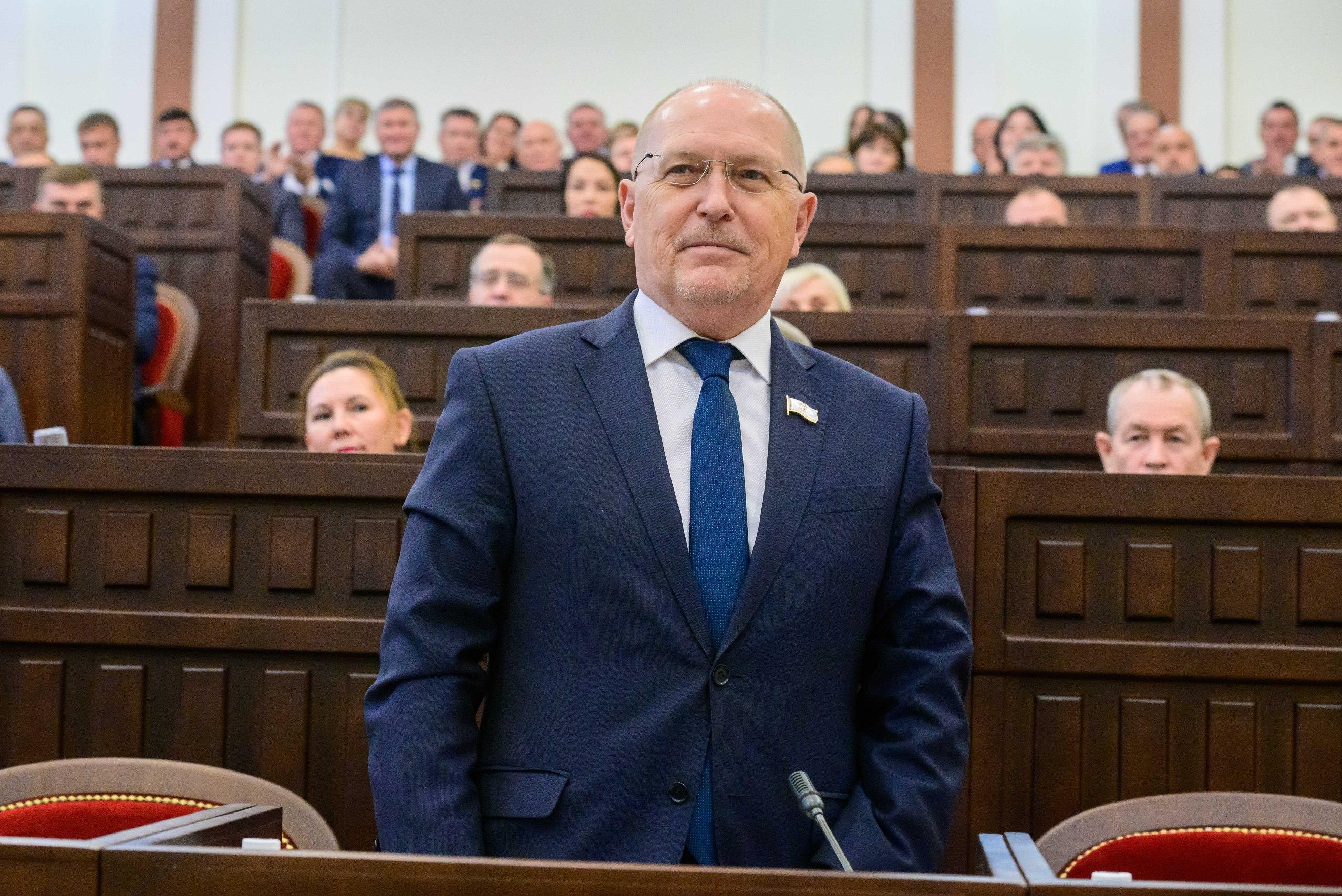 Михаил Васютин поздравил учителей Марий Эл с профессиональным праздником
