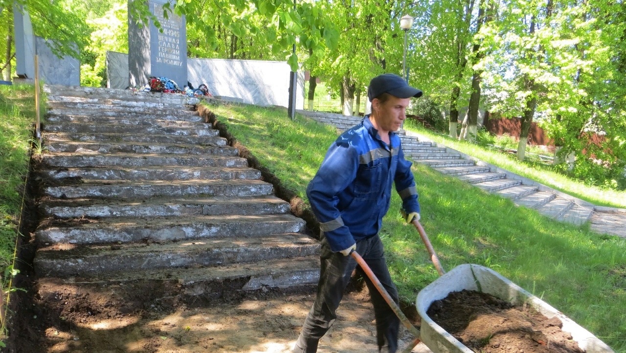 В Козьмодемьянске начали благоустраивать Обелиск Славы