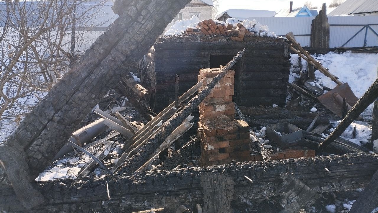 В Моркинском районе сгорели хозяйственные постройки