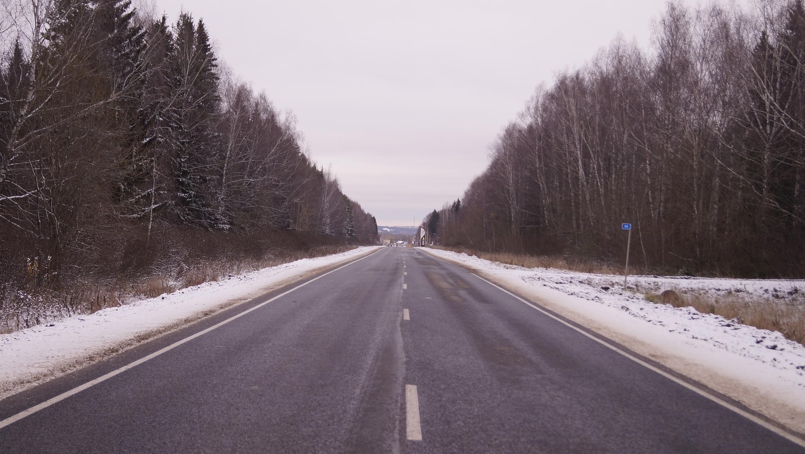 На двух трассах в Марий Эл устраняют дефекты дорожного полотна
