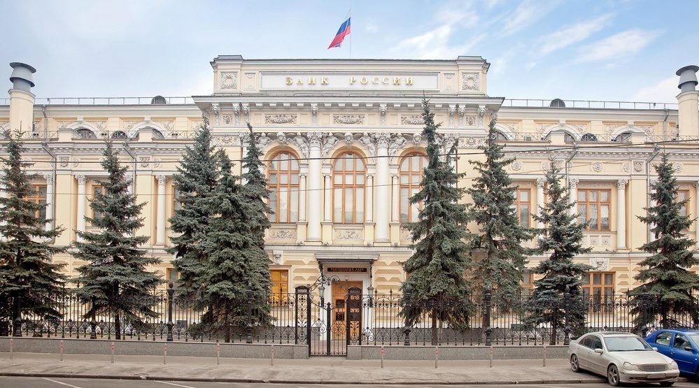 ЦБ просят обязать банки компенсировать потери граждан от действий мошенников