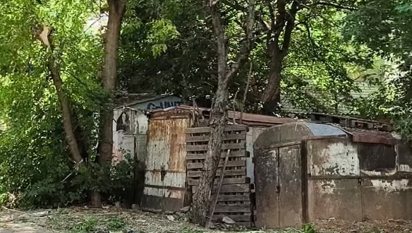 После жалобы жильцов в Йошкар-Оле расчистили двор по улице Советской