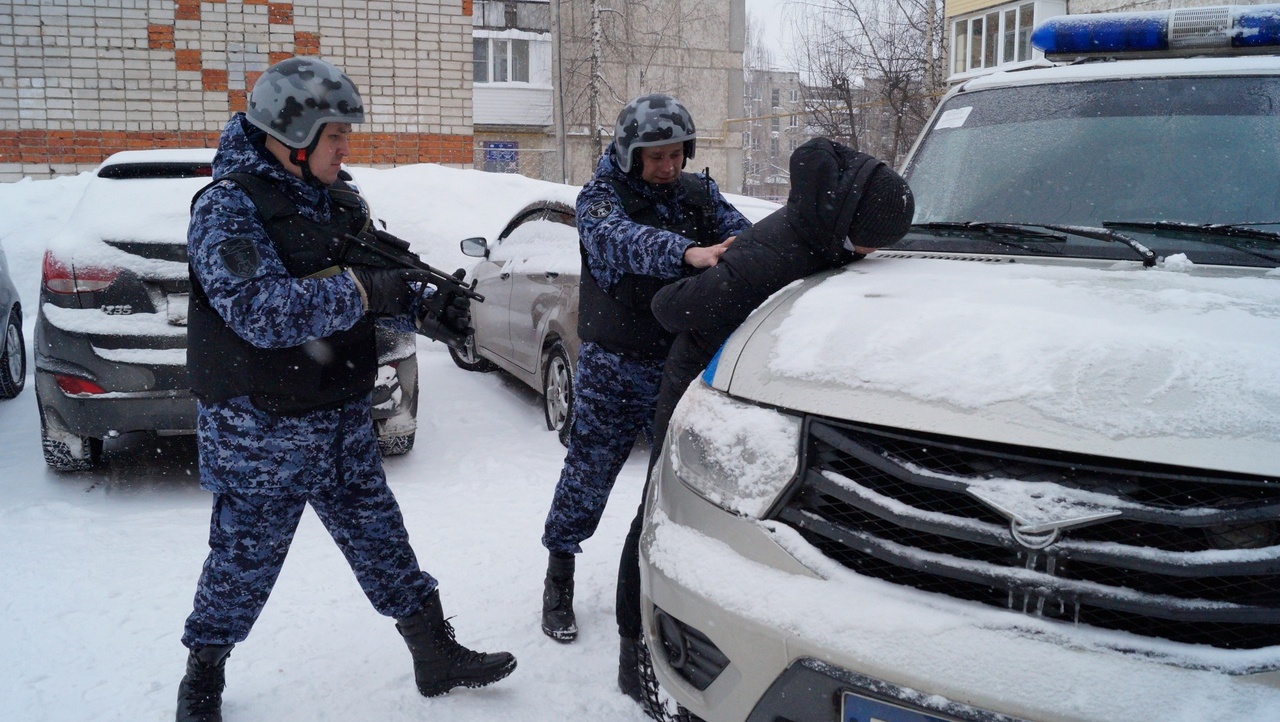 В Йошкар-Оле 19-летний студент промышлял кражей бензина